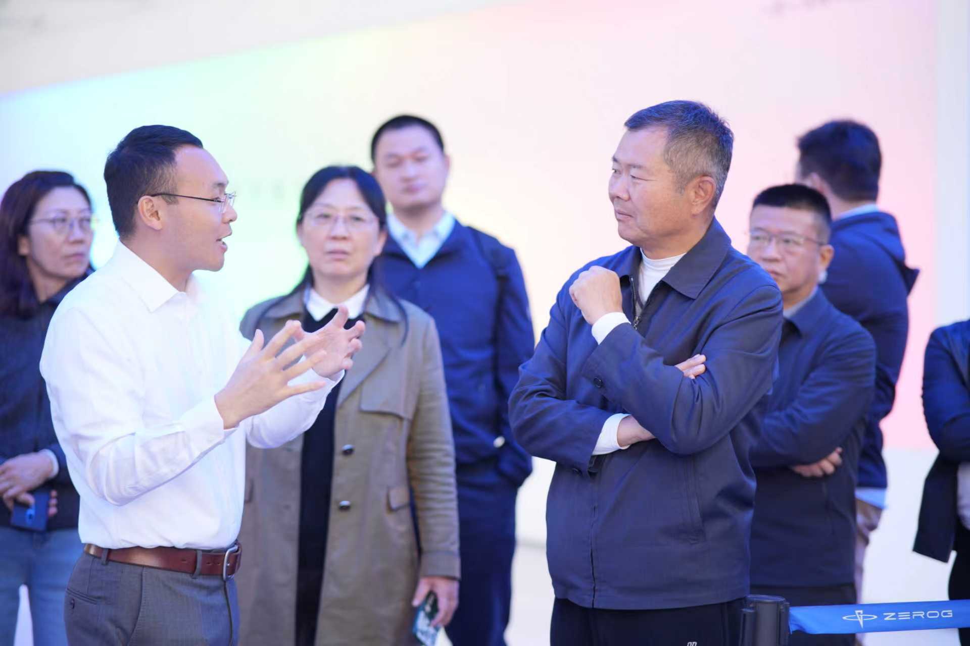 中国民航局原副局长李健一行光临j9国际集团飞机工业调查调研